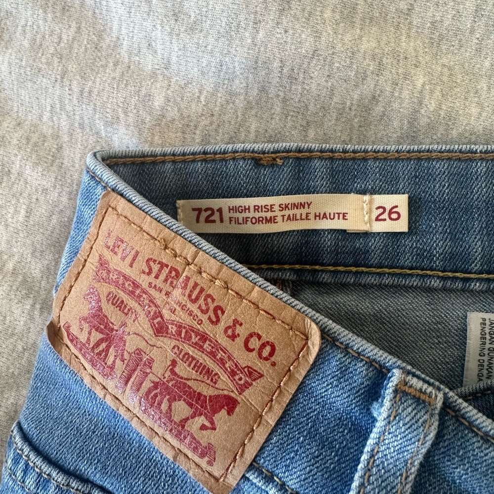 Levi's 721 High Rise Skinny Jeans in Blue